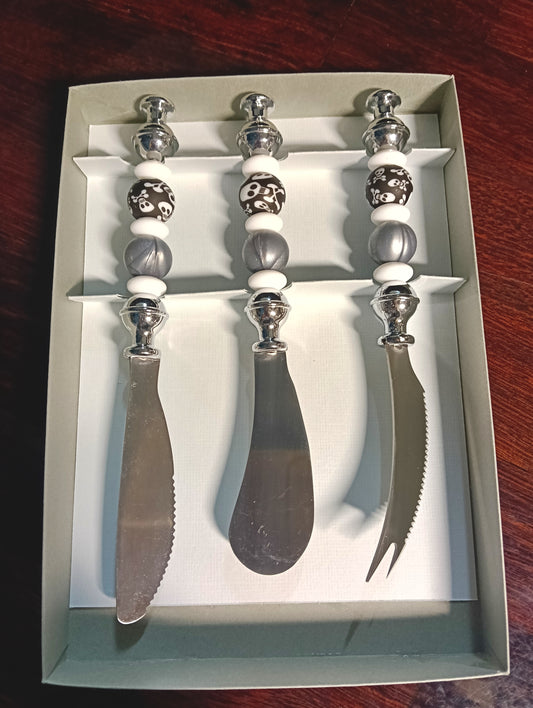 "Smokey" Skull Cheese Cutlery 3pc Set
