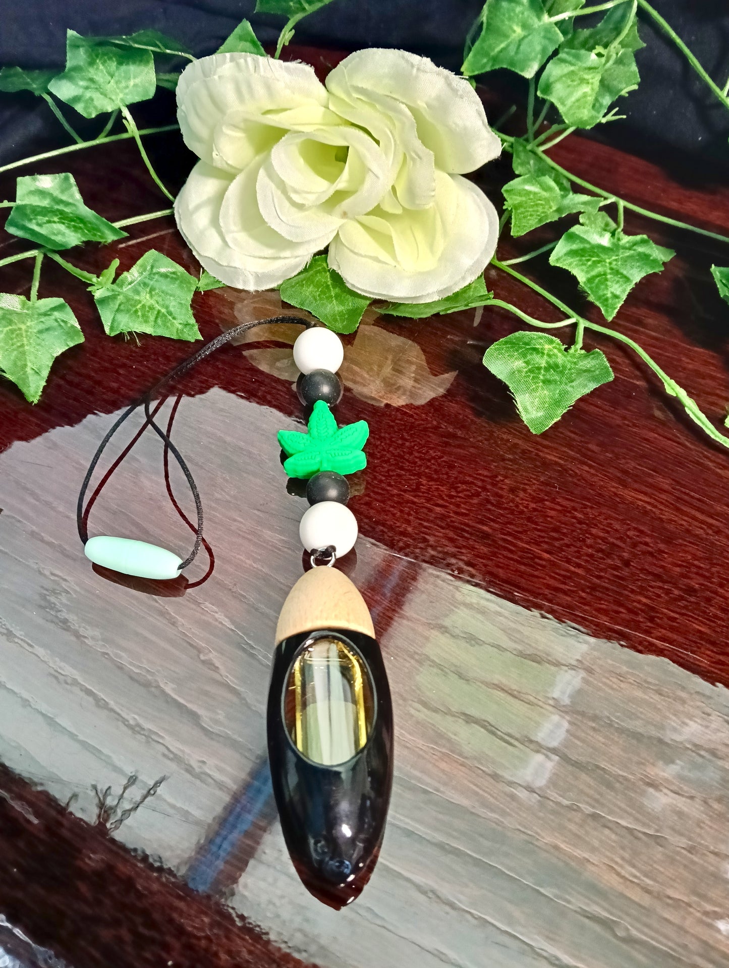 Leaf Beaded Hanging Diffuser