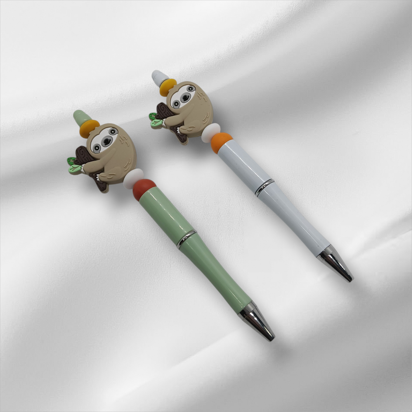 Sloth Beaded Pen -Light Green/White