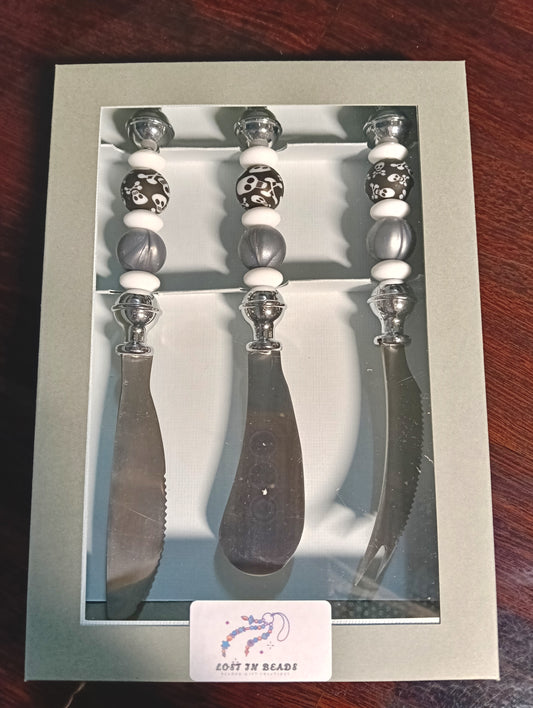 "Smokey" Skull Cheese Cutlery 3pc Set